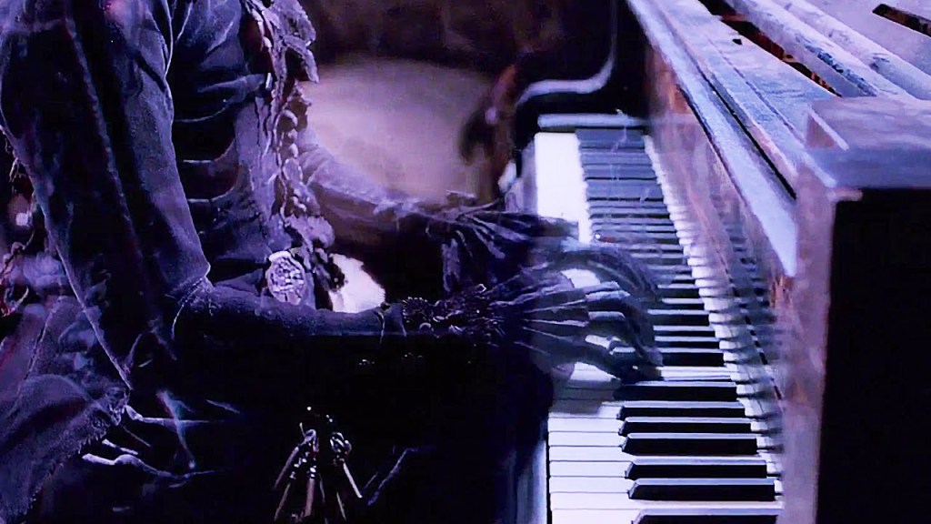 “Crimson Peak” Review: An Old-Fashioned Ghost&nbsp;Story