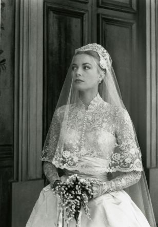 grace kelly wedding dress.jpg